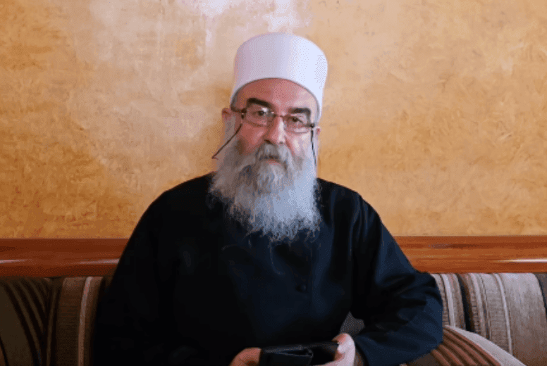 المقطع الذي يُظهر كلمة مصوّرة لحكمت الهجري يقر فيها باتخاذه قرارات غير صائبة مفبرك