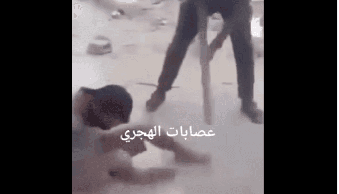 هذا المقطع ليس لتعذيب معتقل وتكسير عظامه على يد "ميليشيا الهجري" بالسويداء