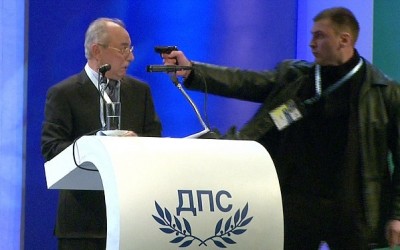 الفيديو قديم وليس لتعرض وزير الهجرة الإسرائيلي لمحاولة اغتيال في أوكرانيا مؤخرة
